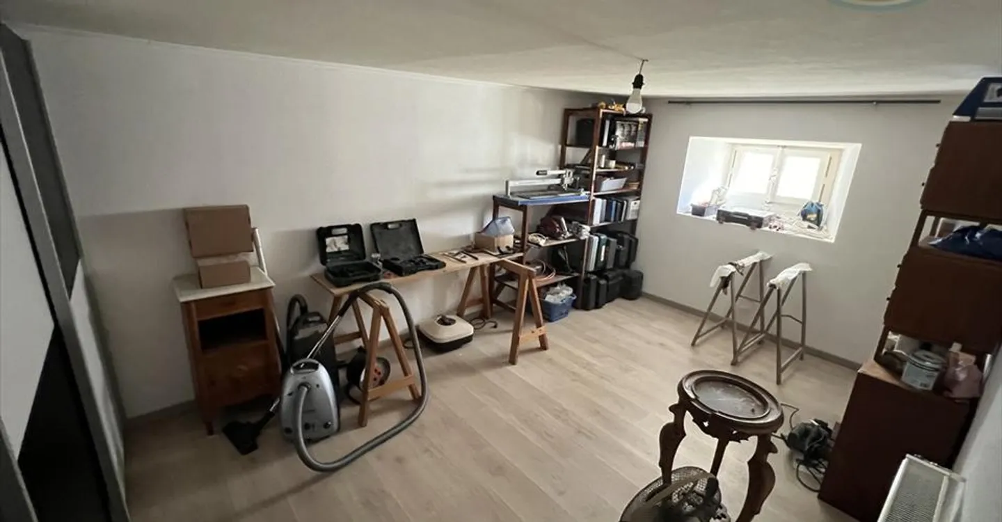 Residential building - Photo 7 of 13