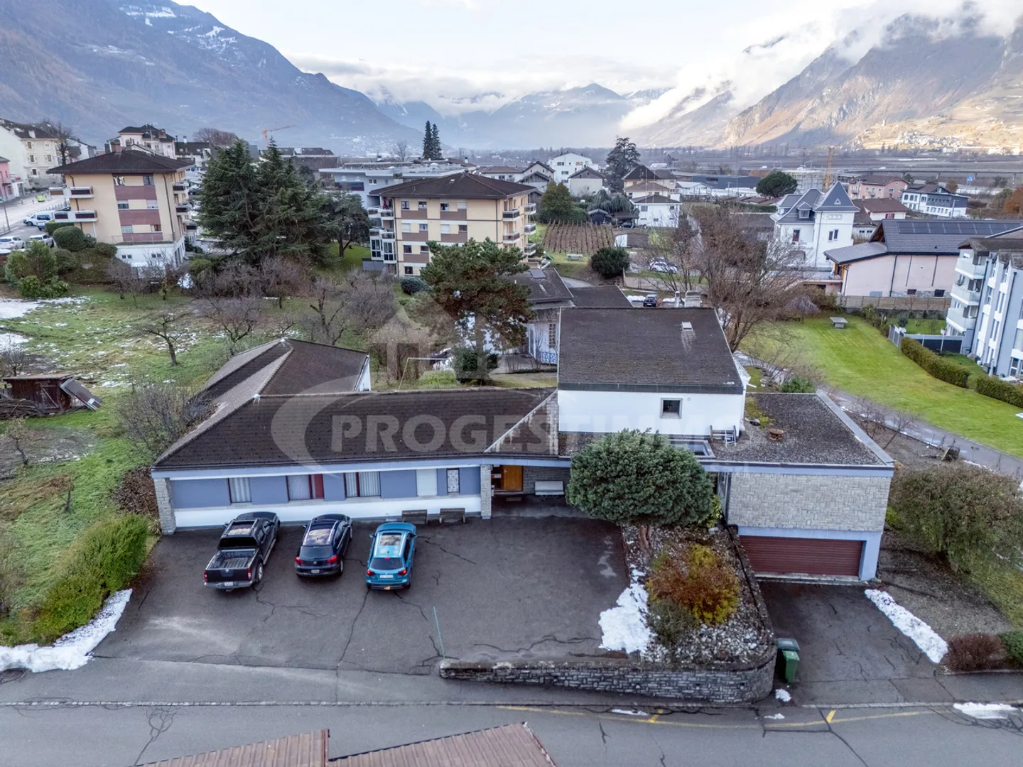 VILLA COMPRENTE DUE APPARTAMENTI E UN UFFICIO MEDICO - Foto 20 di 21