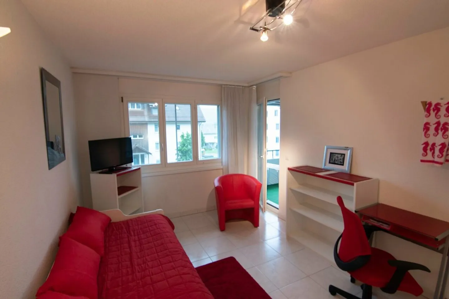 Möblierte 2,5-Zimmer-Wohnung mit eigener Waschküche - Foto 4 von 15