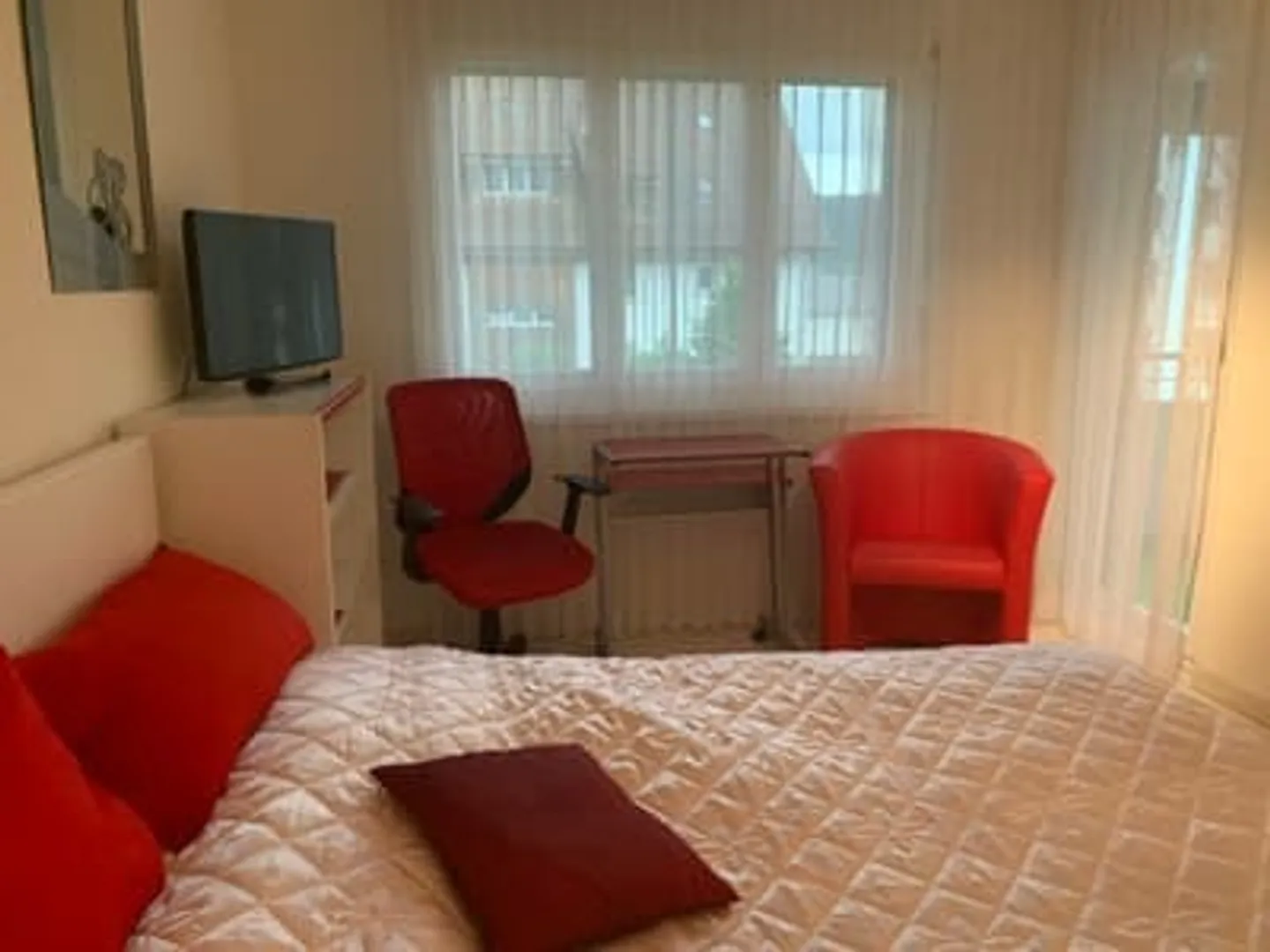 Möblierte 2,5-Zimmer-Wohnung mit eigener Waschküche - Foto 7 von 15