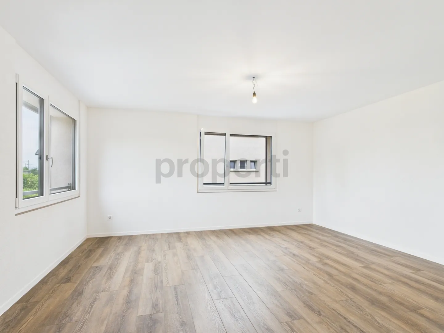 Exclusive 4.5-room apartment in Grandson, Modern and family-friendly renovation - Photo 4 of 11