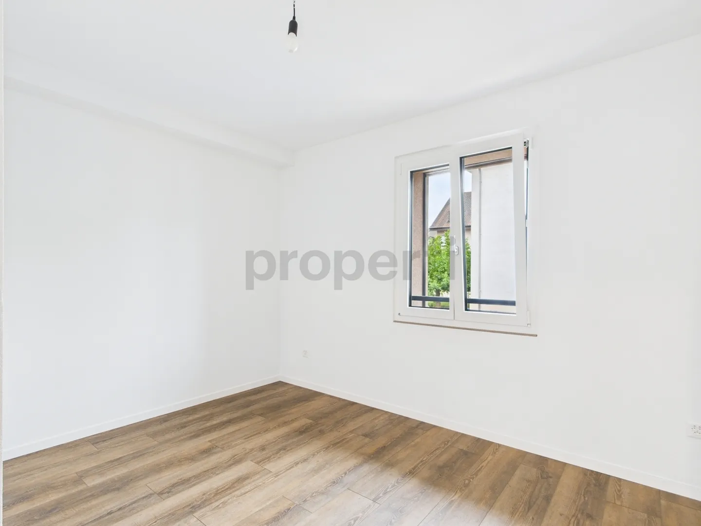 Exclusive 4.5-room apartment in Grandson, Modern and family-friendly renovation - Photo 6 of 11