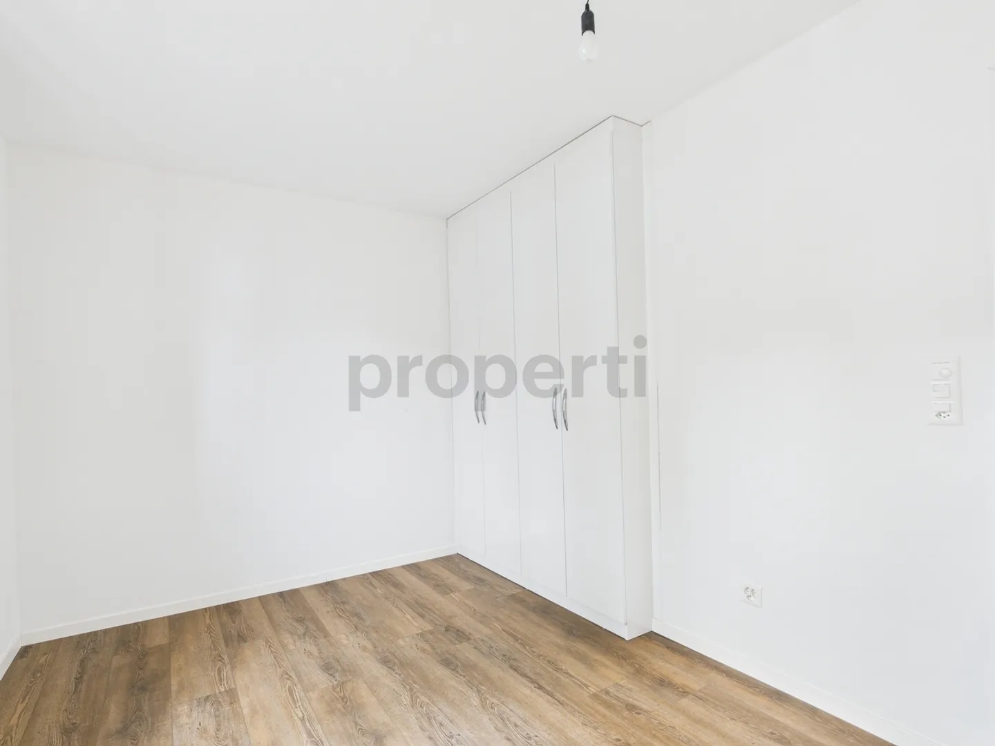 Exclusive 4.5-room apartment in Grandson, Modern and family-friendly renovation - Photo 7 of 11