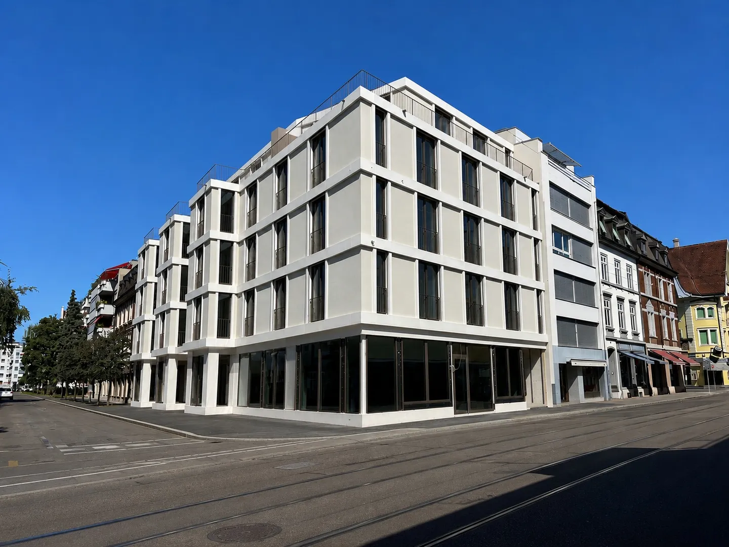 Attractive, versatile commercial space on the ground floor in a pedestrian location - Photo 1 of 5