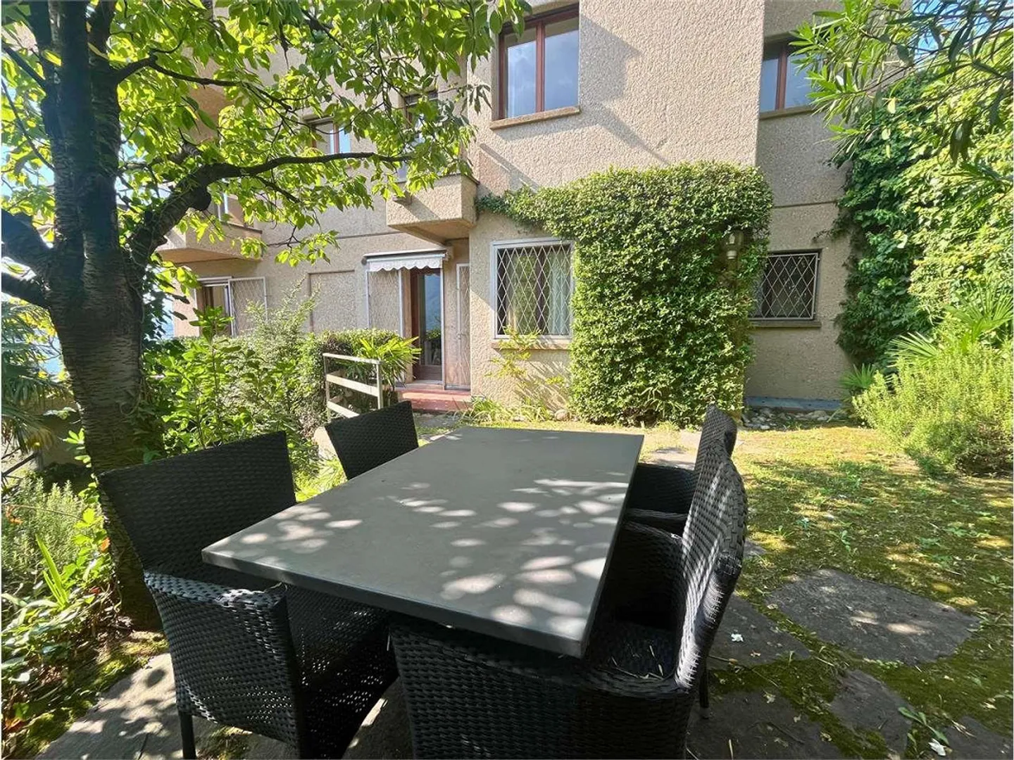 Elegantes 5.5-Zimmer-Apartment in Castagnola mit Seeblick und Garten - Foto 4 di 11