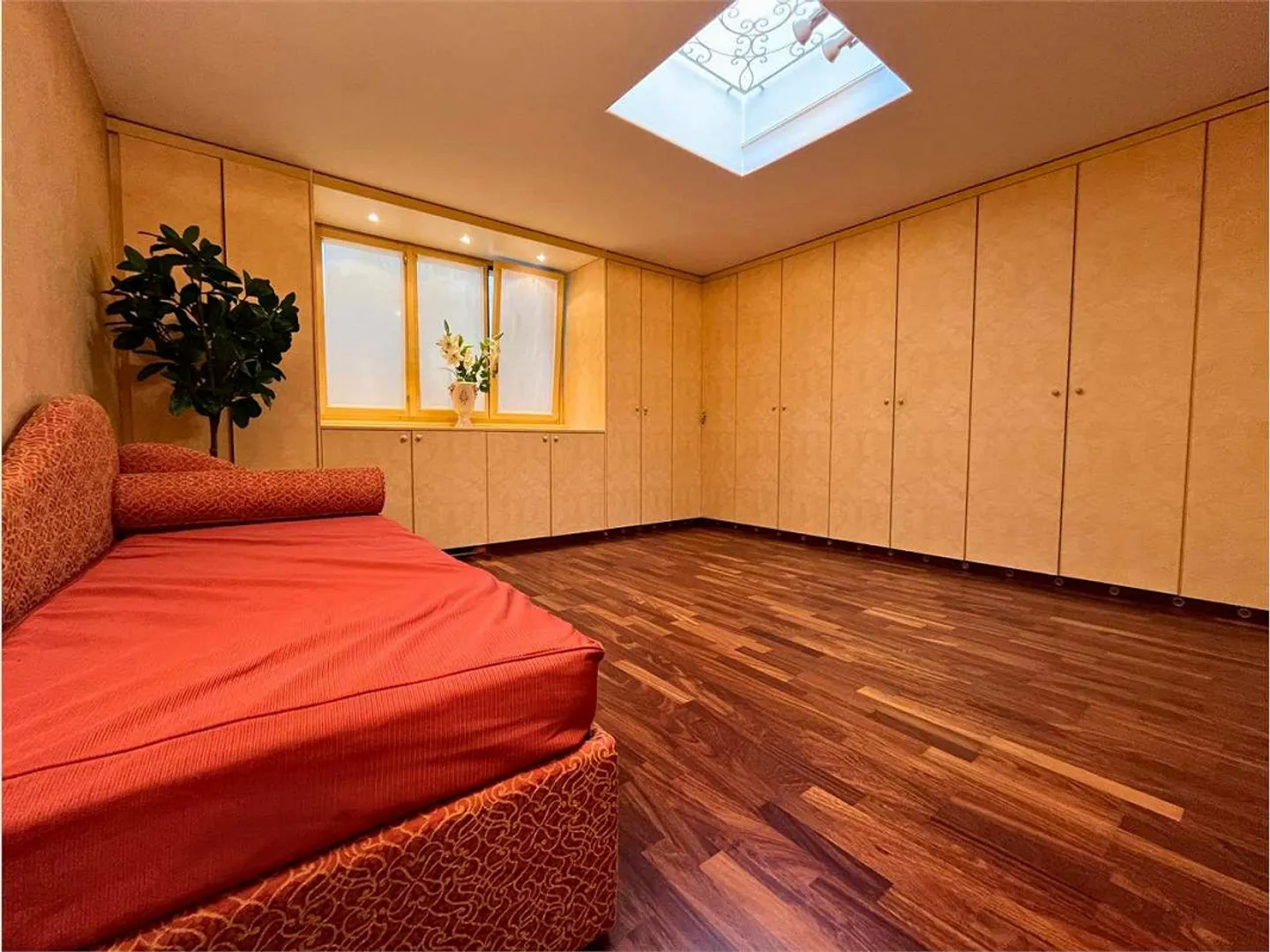 Elegantes 5.5-Zimmer-Apartment in Castagnola mit Seeblick und Garten - Foto 9 di 11