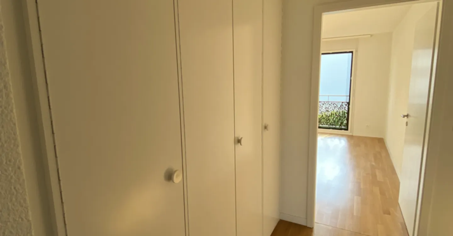 Renovated apartment with balcony - Photo 7 of 11