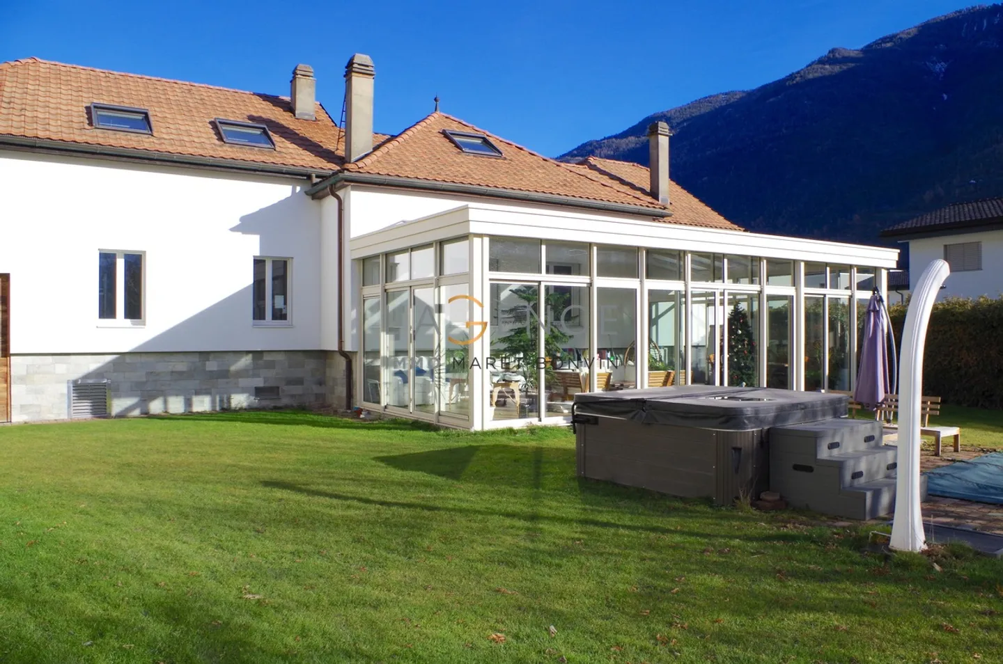 VILLA MIT POOL - Foto 2 von 16