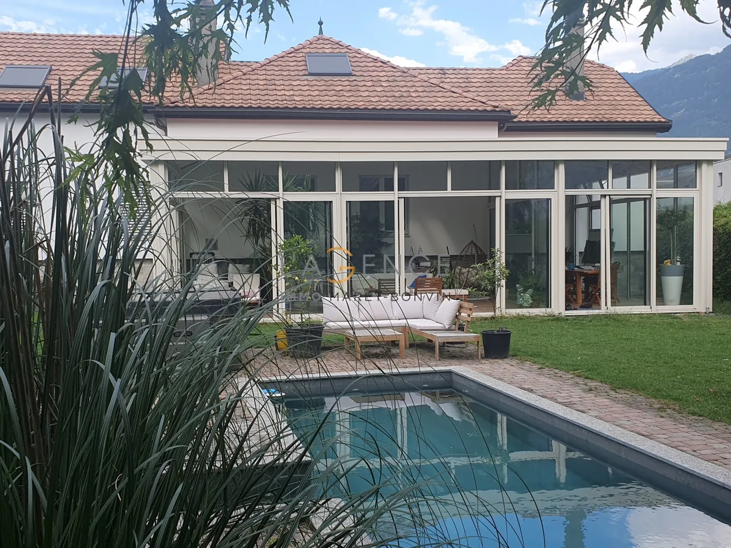 VILLA MIT POOL - Foto 1 von 16