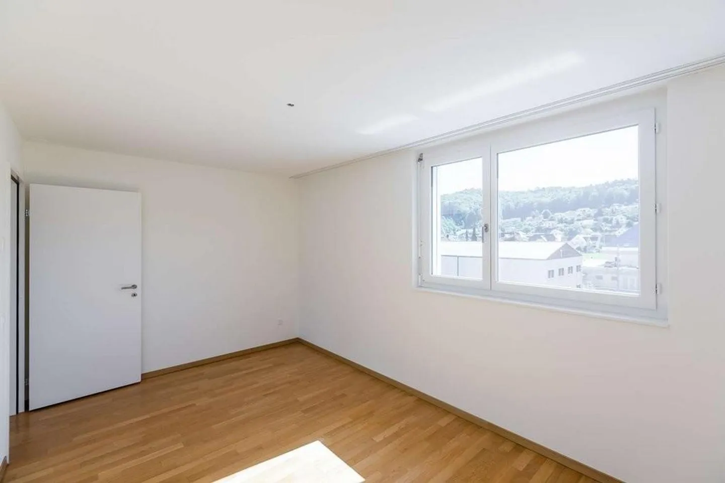 Modern Oasis of Well-Being: 2.5-Room Apartment in Green Idyl - Photo 3 of 5