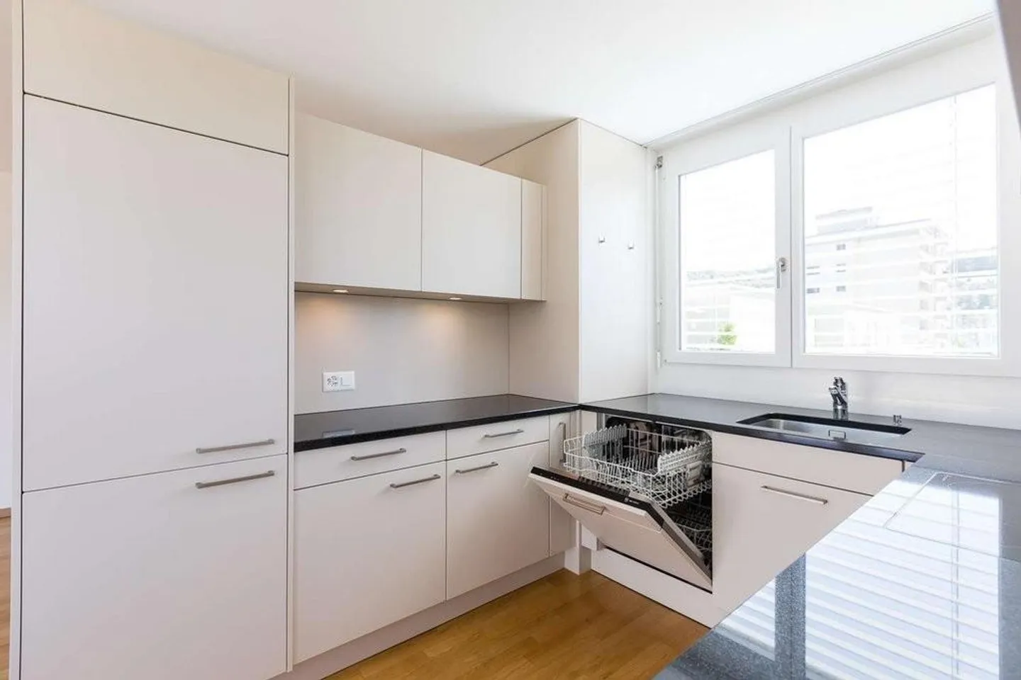 Modern Oasis of Well-Being: 2.5-Room Apartment in Green Idyl - Photo 5 of 5