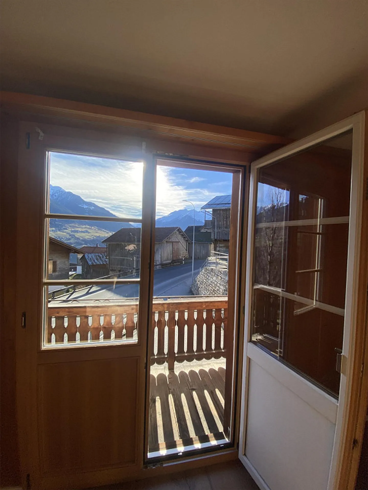 Bellissimo appartamento luminoso di 4.5 stanze (disponibile anche come appartamento per vacanze) in affitto - Foto 1 di 11
