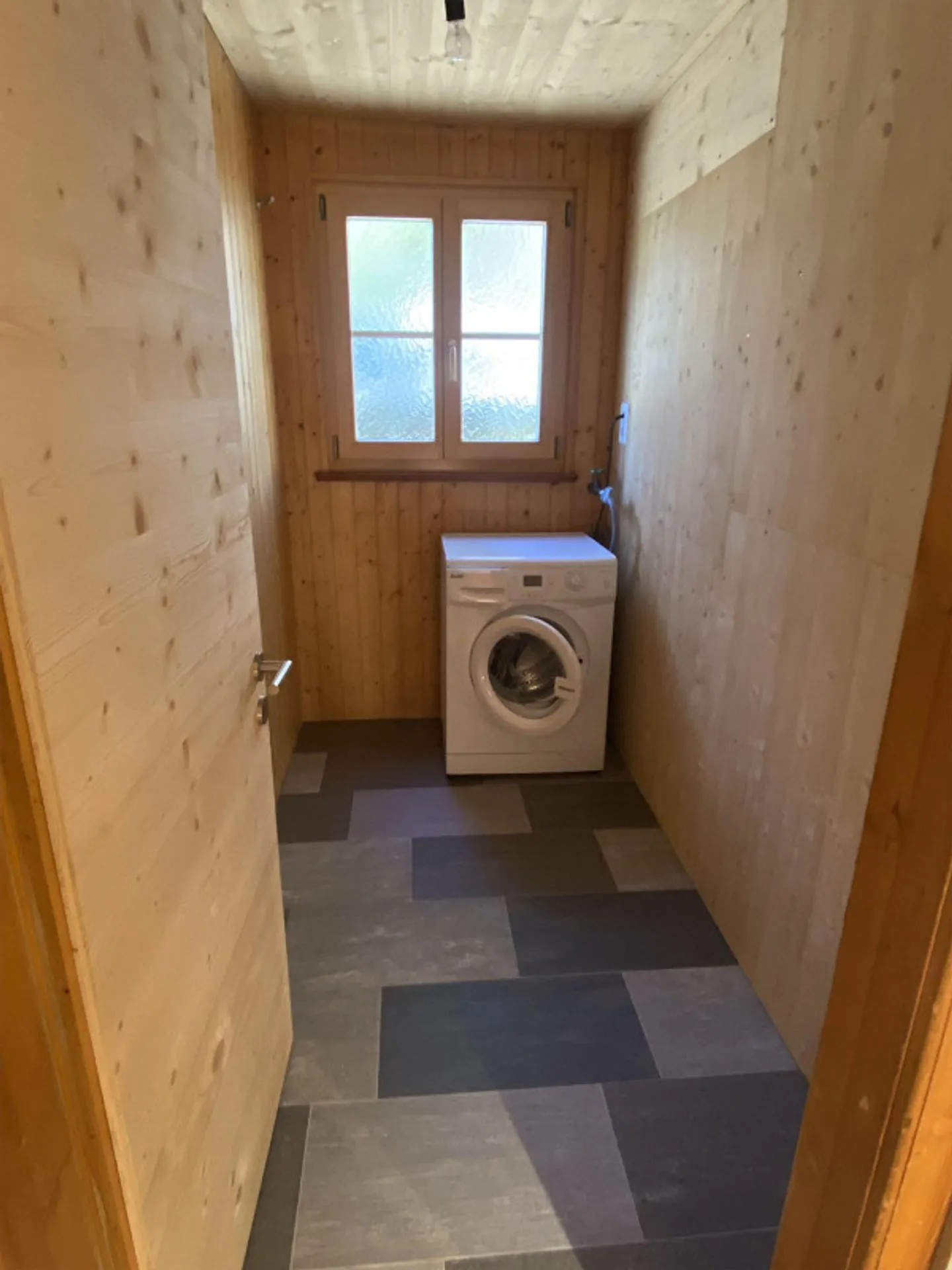 Bellissimo appartamento luminoso di 4.5 stanze (disponibile anche come appartamento per vacanze) in affitto - Foto 9 di 11
