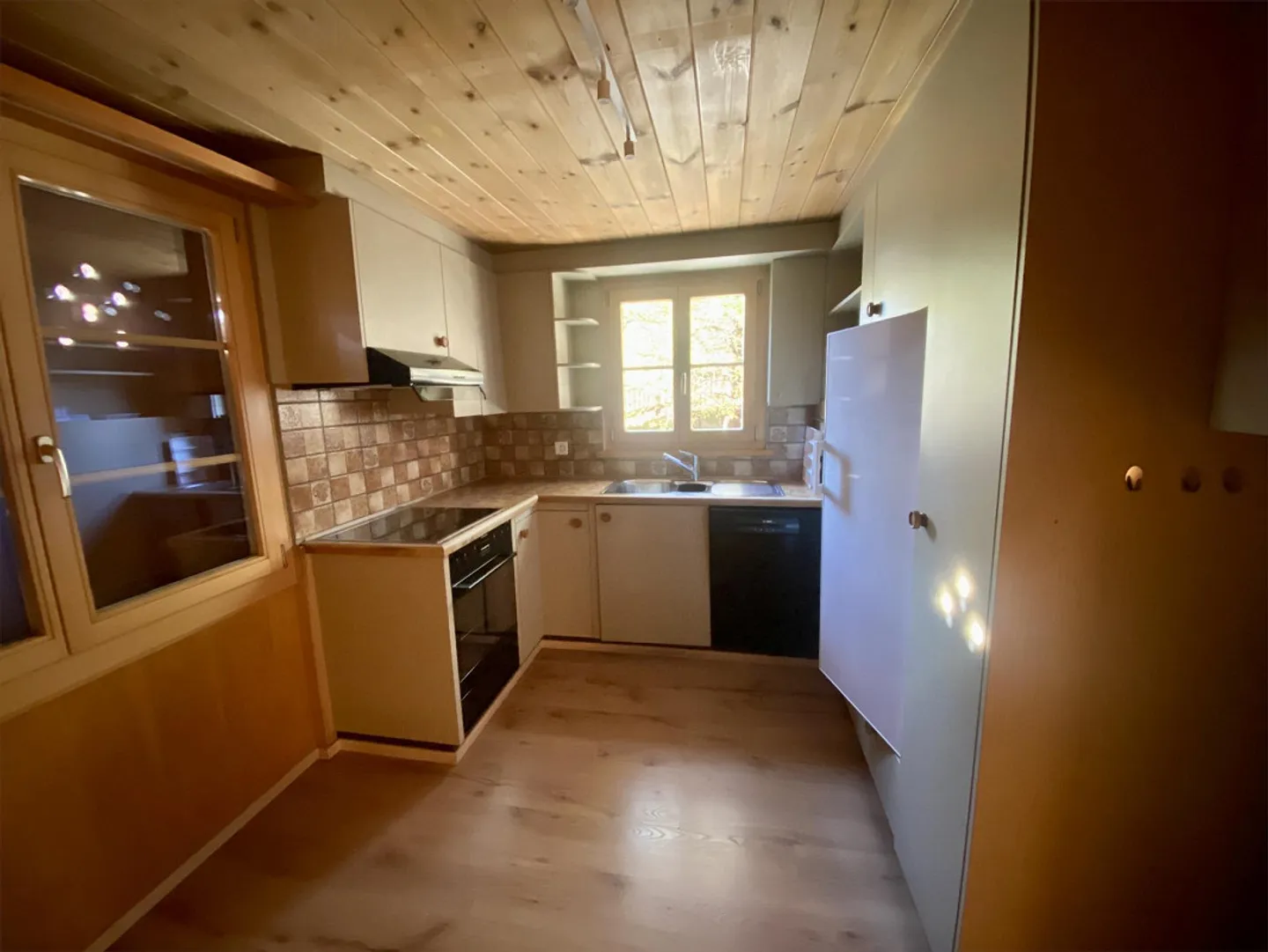 Bellissimo appartamento luminoso di 4.5 stanze (disponibile anche come appartamento per vacanze) in affitto - Foto 11 di 11