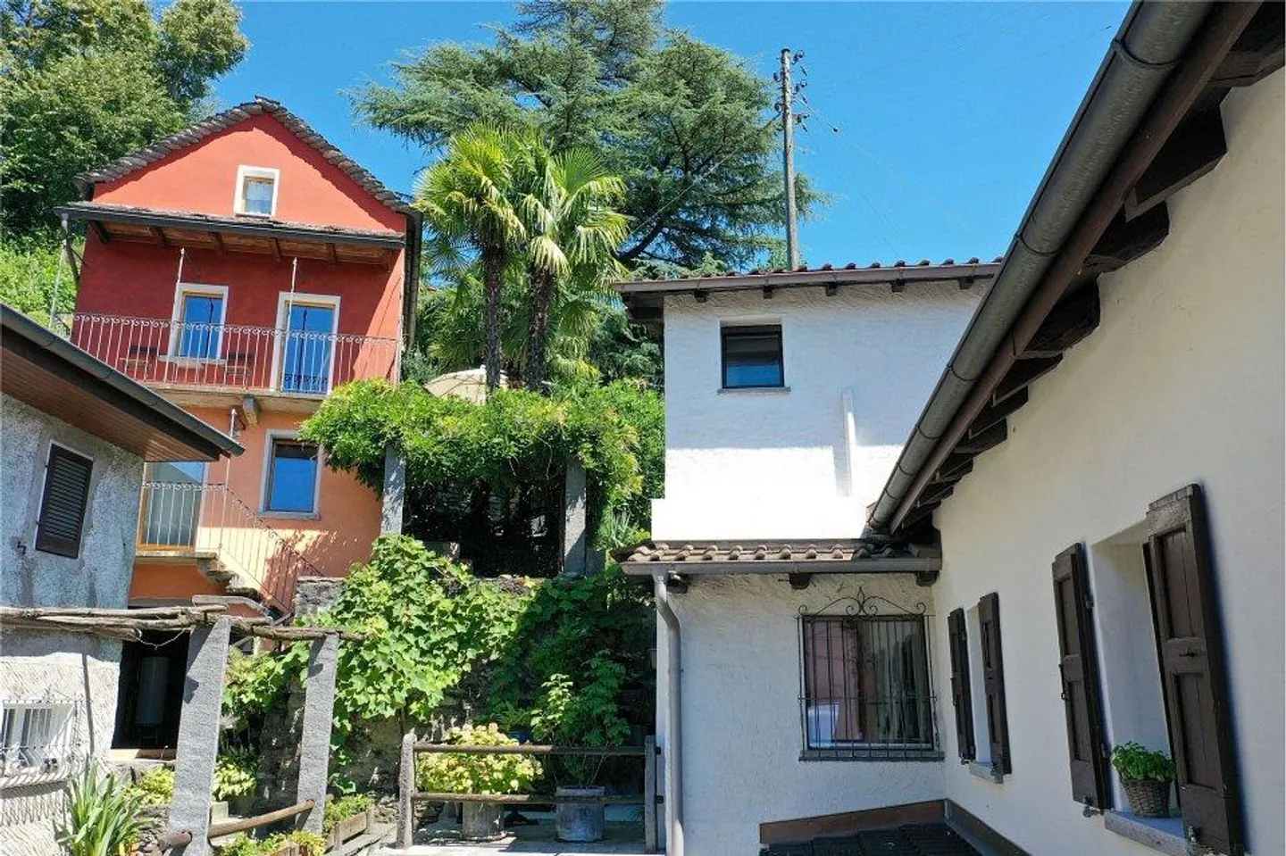 Casa ticinese con rustico e vista lago - Foto 4 di 13