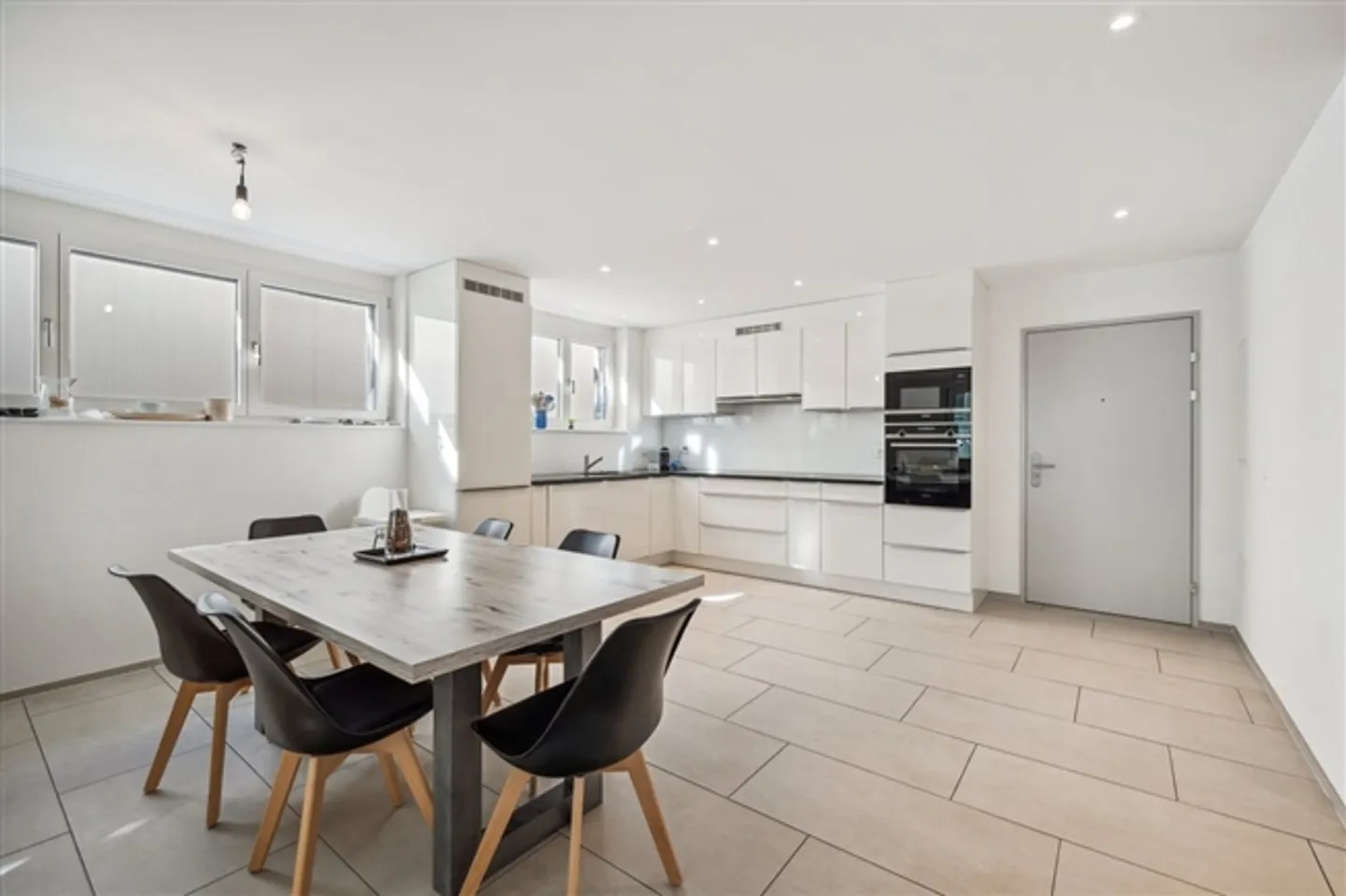 «4.5 Room apartment» - Photo 2 sur 7