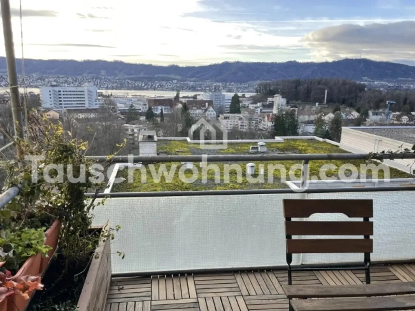 Sun-drenched 4.5 rooms - District 7 - for smaller apartments - Photo 1 of 8