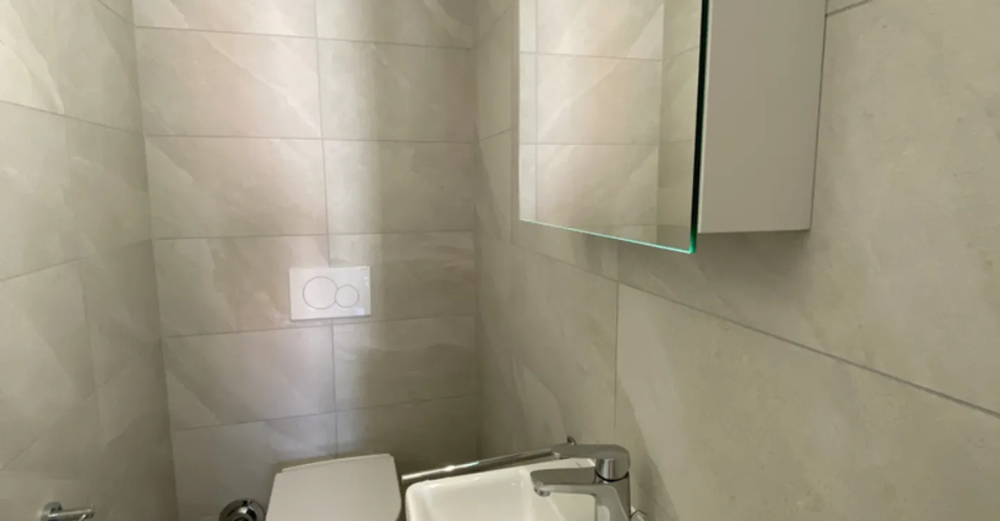 Renovated apartment with balcony - Photo 11 of 11