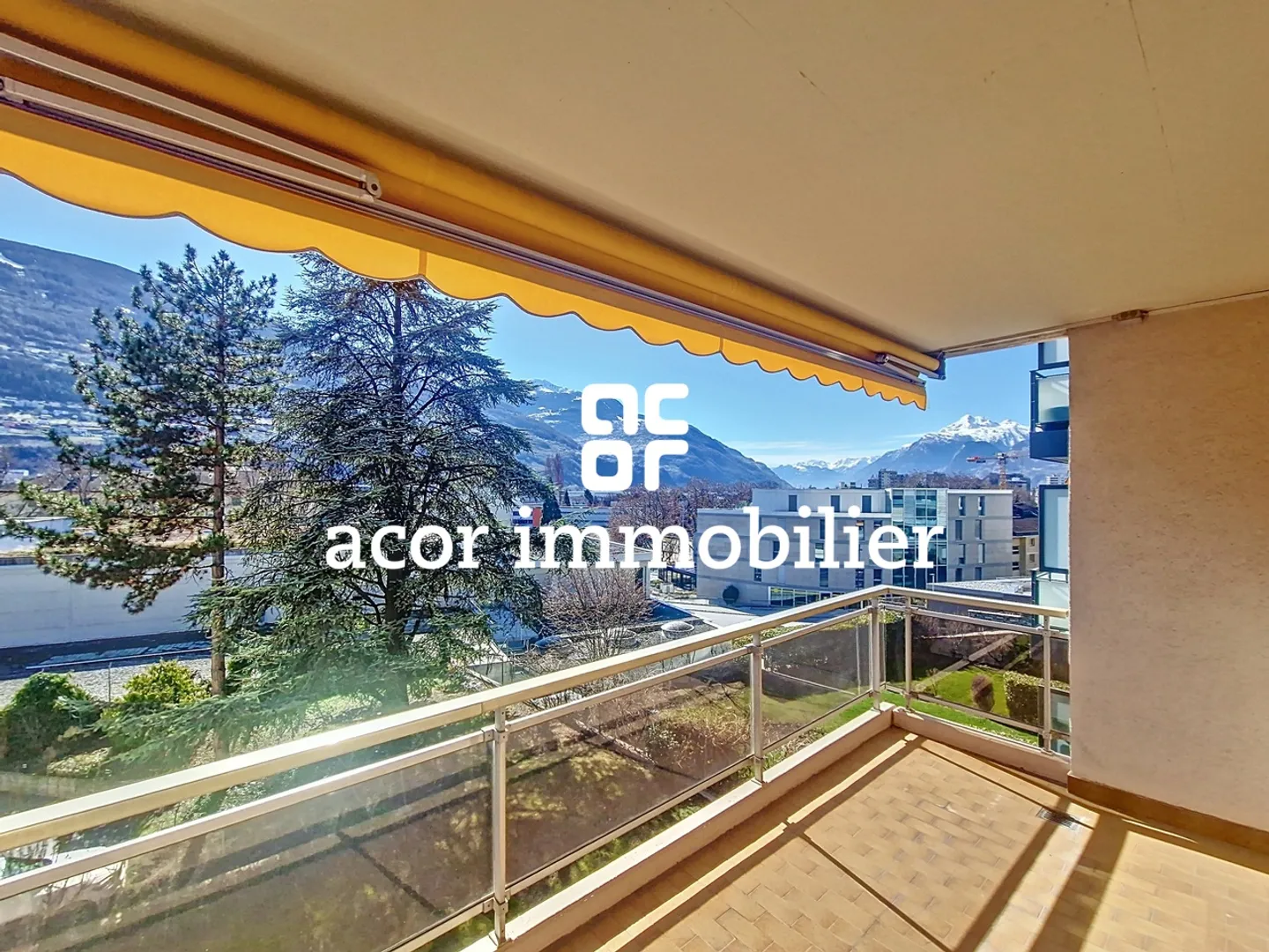 Property in the center of Sion – Ideal for medical office or office! - Photo 2 of 5
