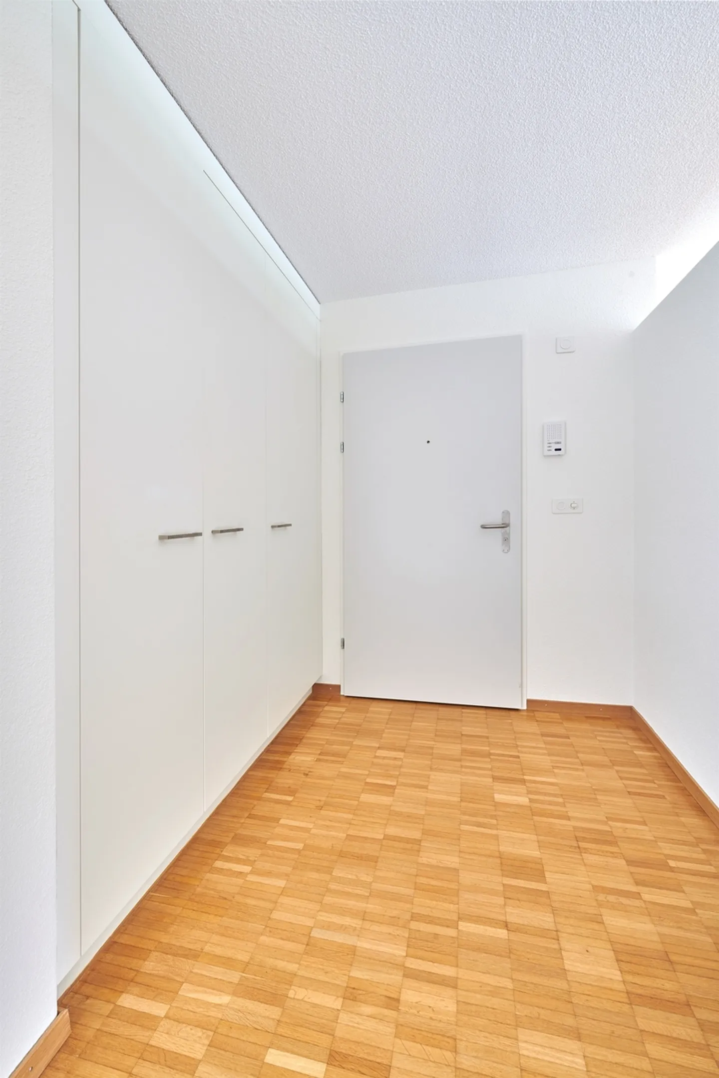 Helle Wohnung mit Balkonen - Foto 7 von 10