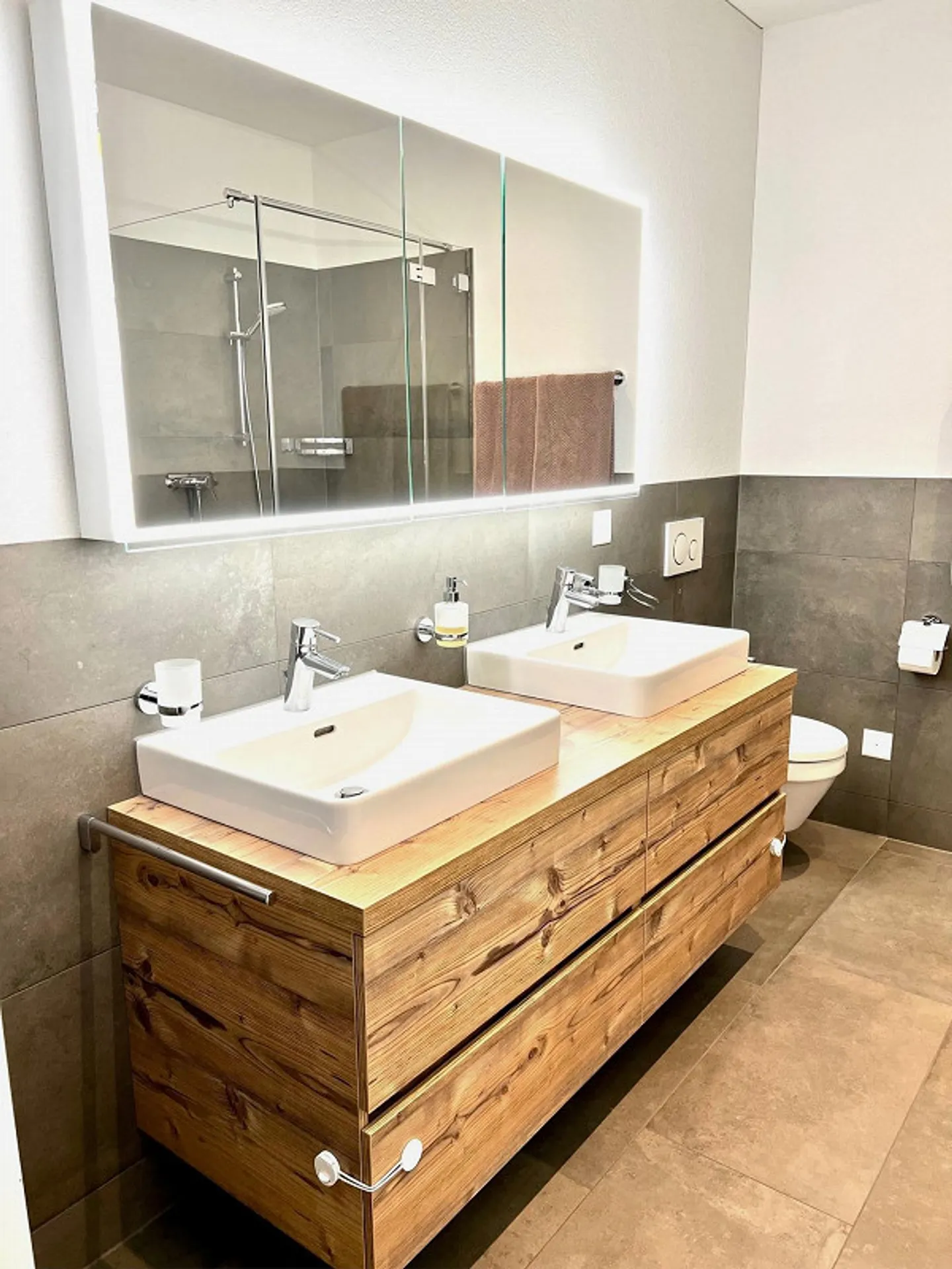 140m2 apartment with 105m2 large terrace and unobstructed views - Photo 8 of 11