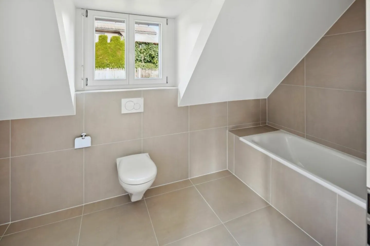 APPARTEMENT MAISONETTE DE 5.5 PIÈCES RÉNOVÉ À LAUPEN ZH - Photo 5 sur 9
