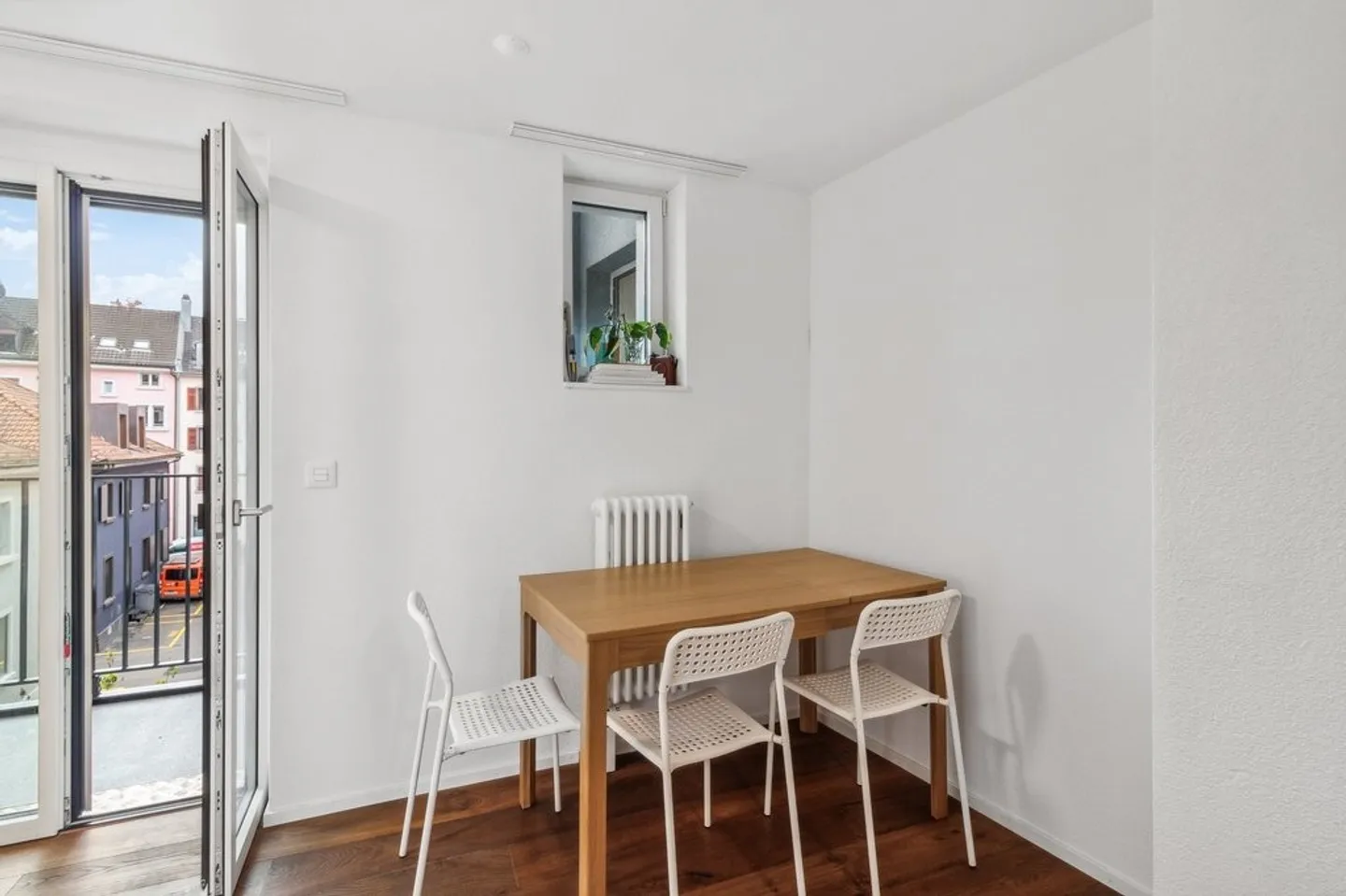 Charming 1.5-Room Apartment - Photo 2 of 9