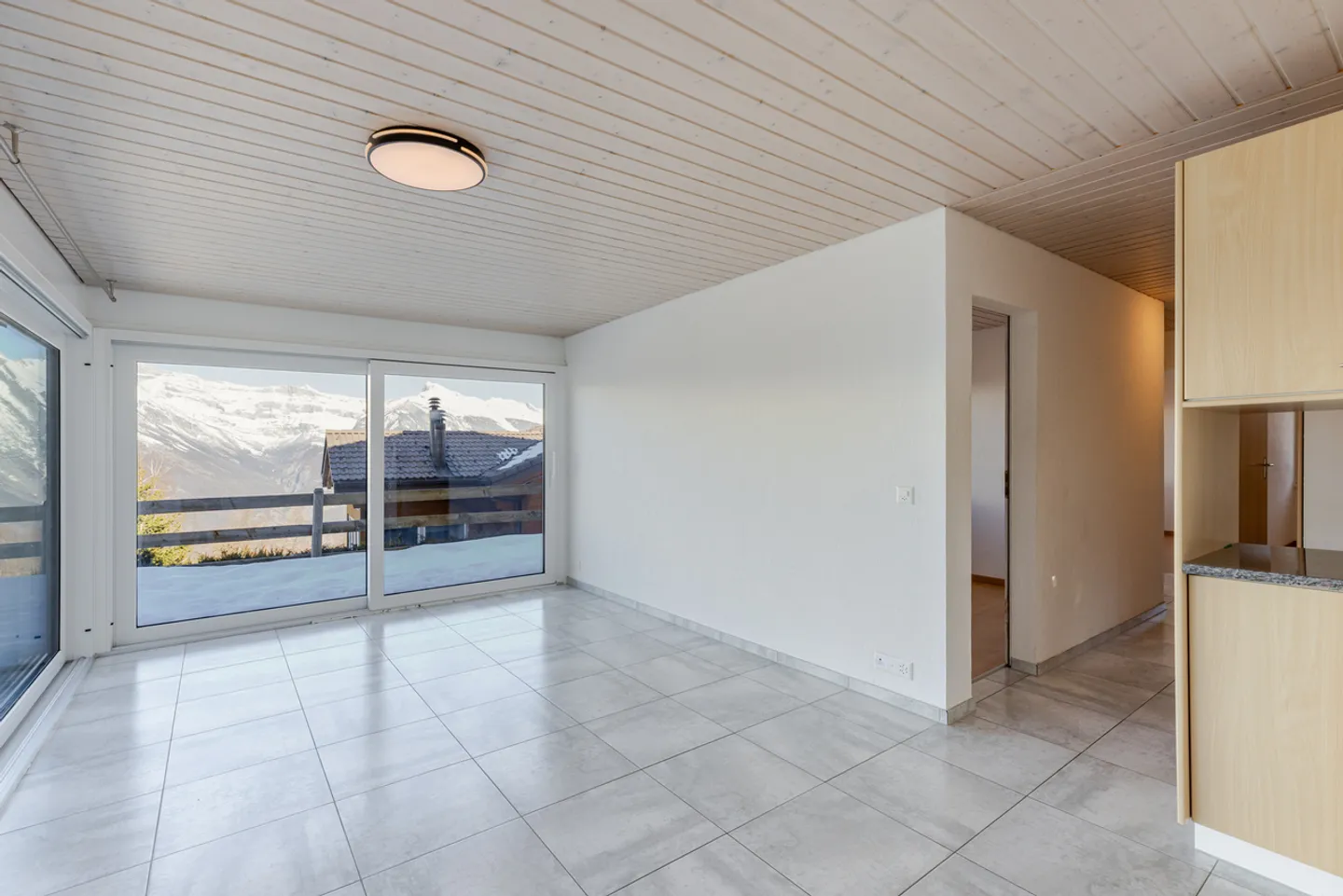 Appartamento con 4,5 stanze, terrazza e vista splendida - Foto 4 di 15