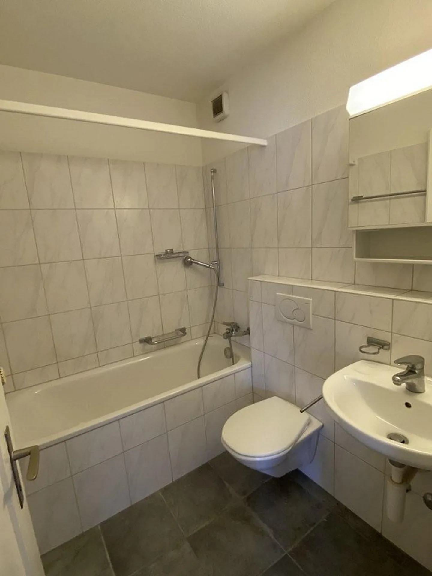 1-room apartment for rent in district 4 - Photo 4 of 4