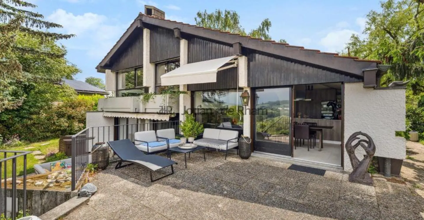 AVULLY: Wunderschön renoviertes Haus mit Aussicht - Foto 1 von 11