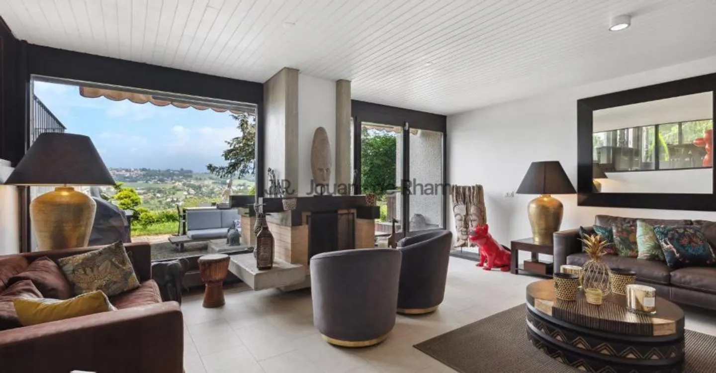 AVULLY: Wunderschön renoviertes Haus mit Aussicht - Foto 4 von 11