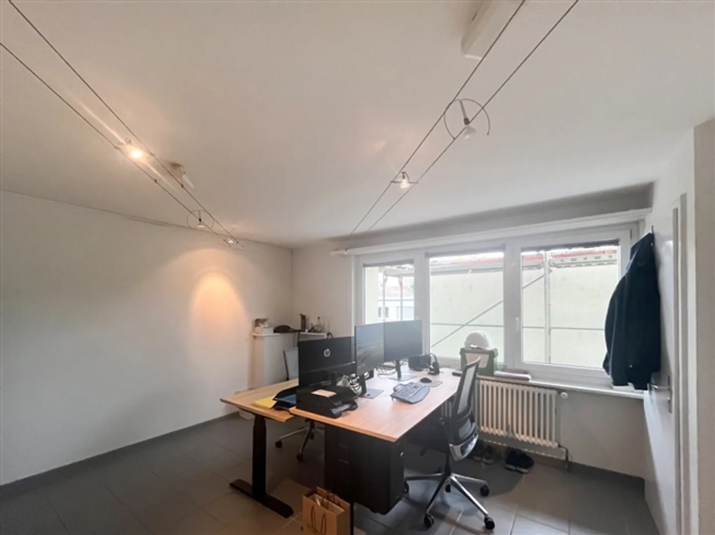 Office space for rent - Photo 4 of 6