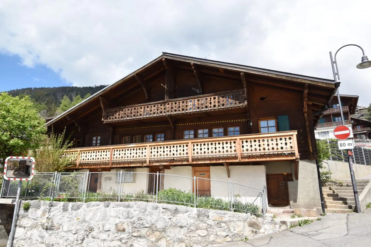 Un chalet authentique du 19ème siècle - Photo 1 sur 11