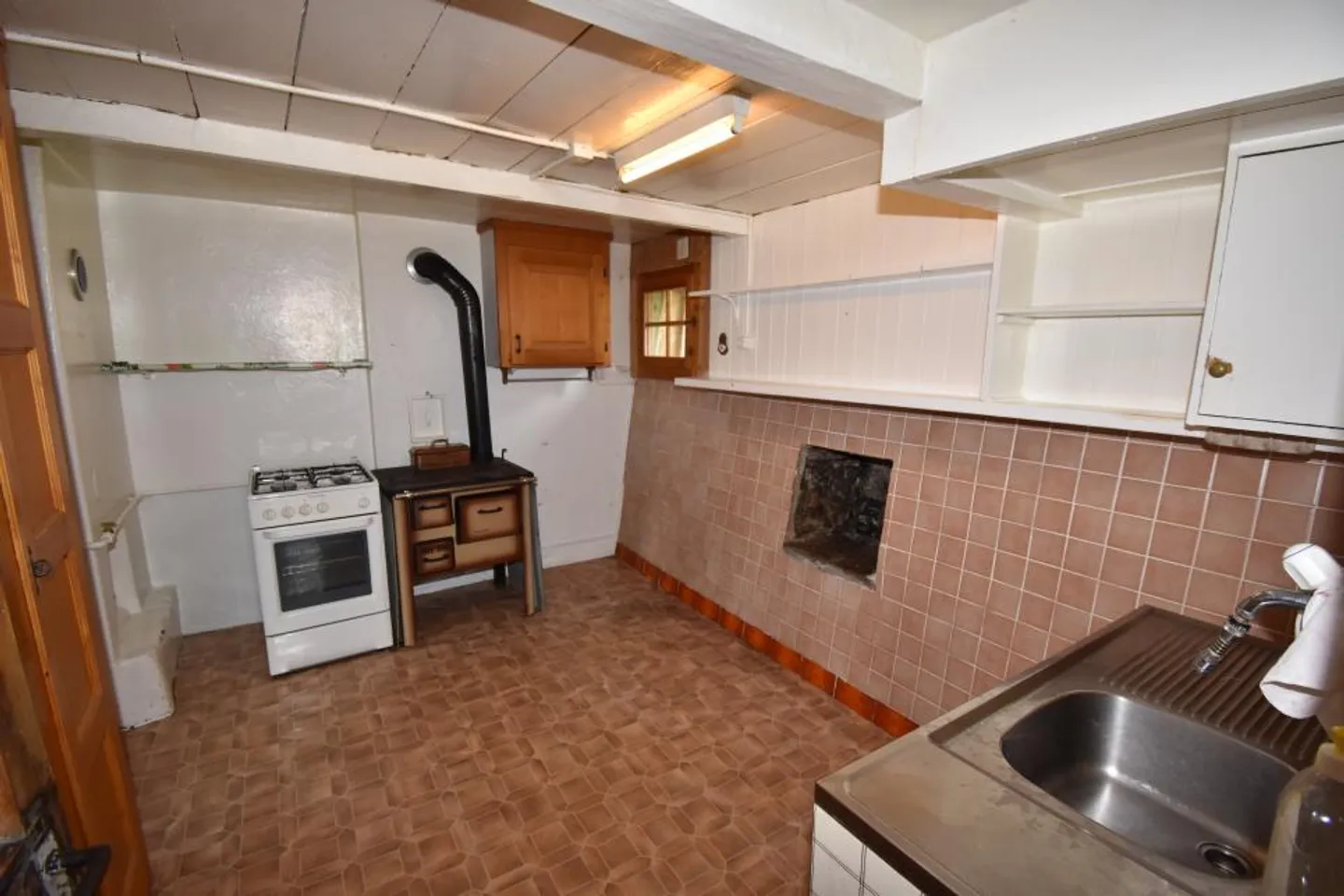 Un chalet authentique du 19ème siècle - Photo 2 sur 11