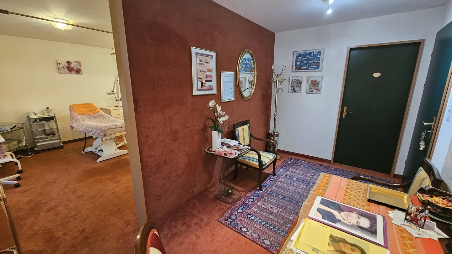 Charming Commercial Space - Photo 3 of 8