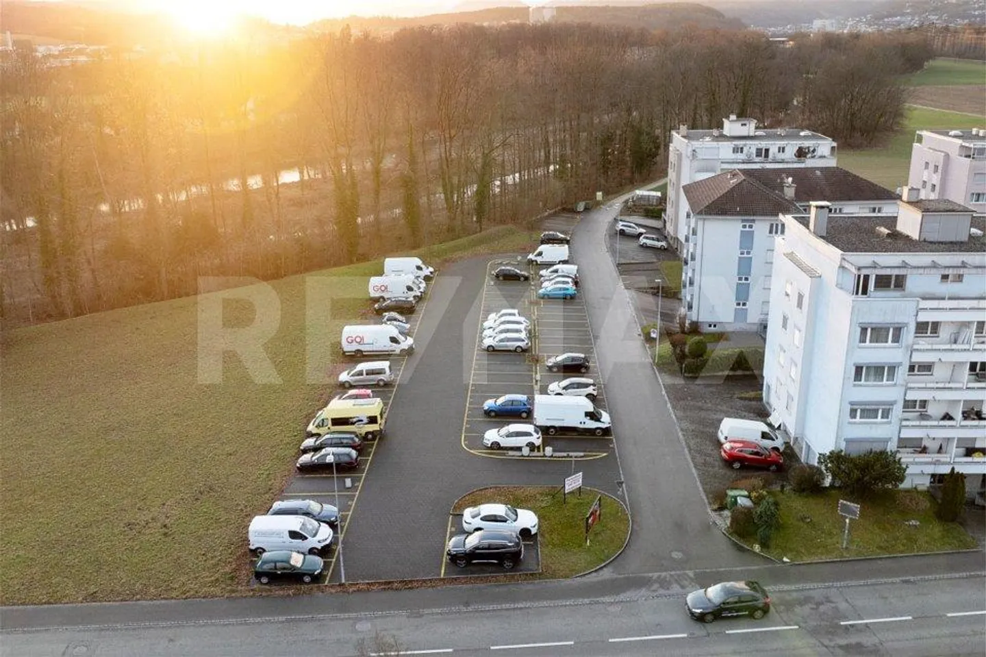 Large parking area with great return - Photo 2 of 5