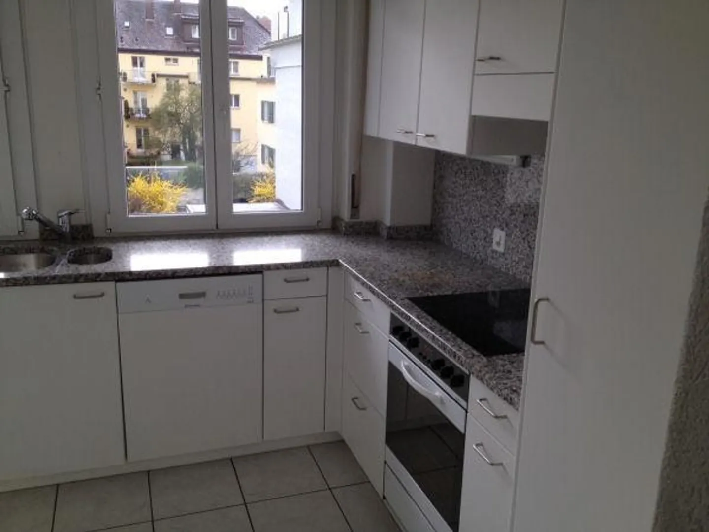 Cozy Apartment in Bern - Your New Home! - Photo 1 of 9