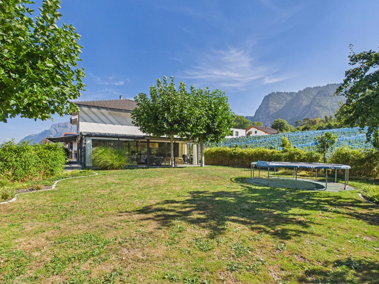 Über 1’000 m² Freiraum – Einfamilienhaus, Garten und viel Privatsphäre - Photo 7 sur 30