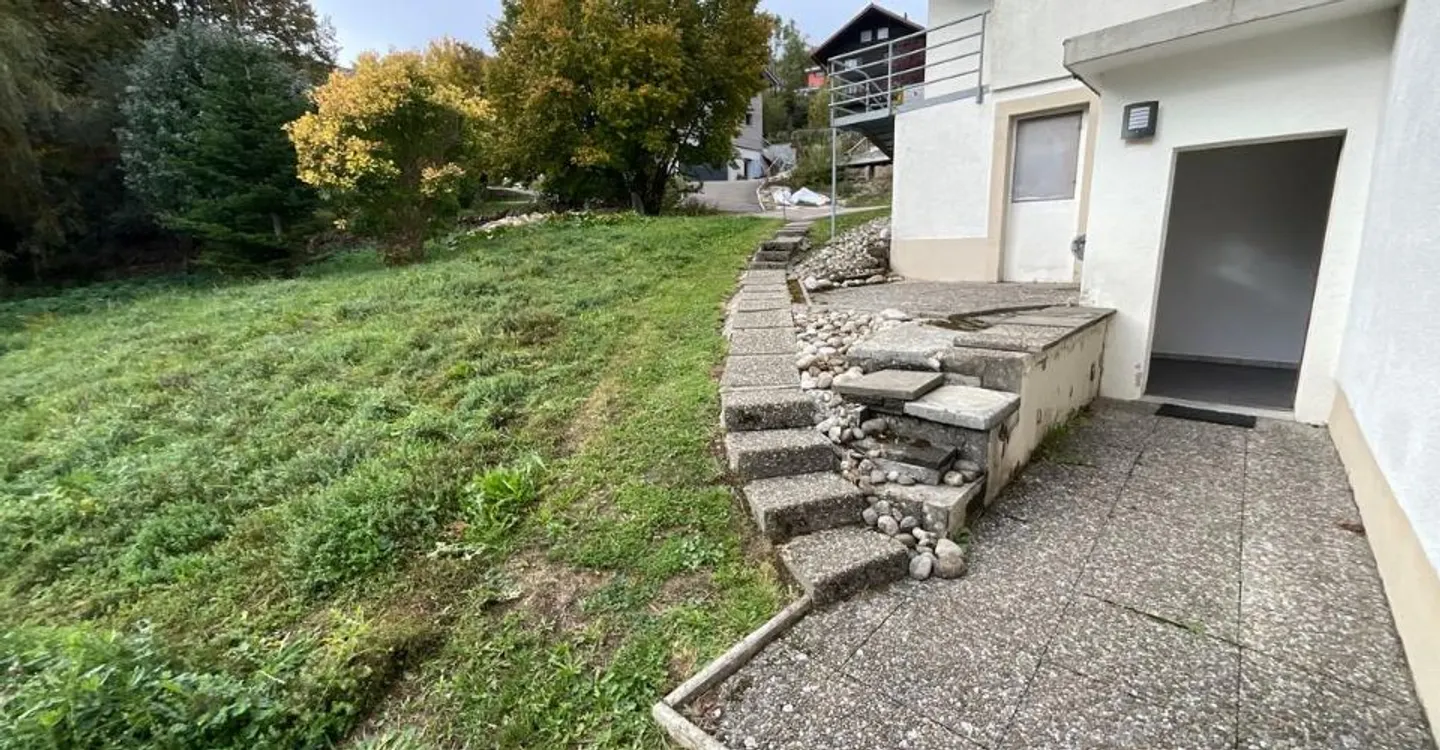 Appartement rénové avec jardin - Photo 5 sur 6