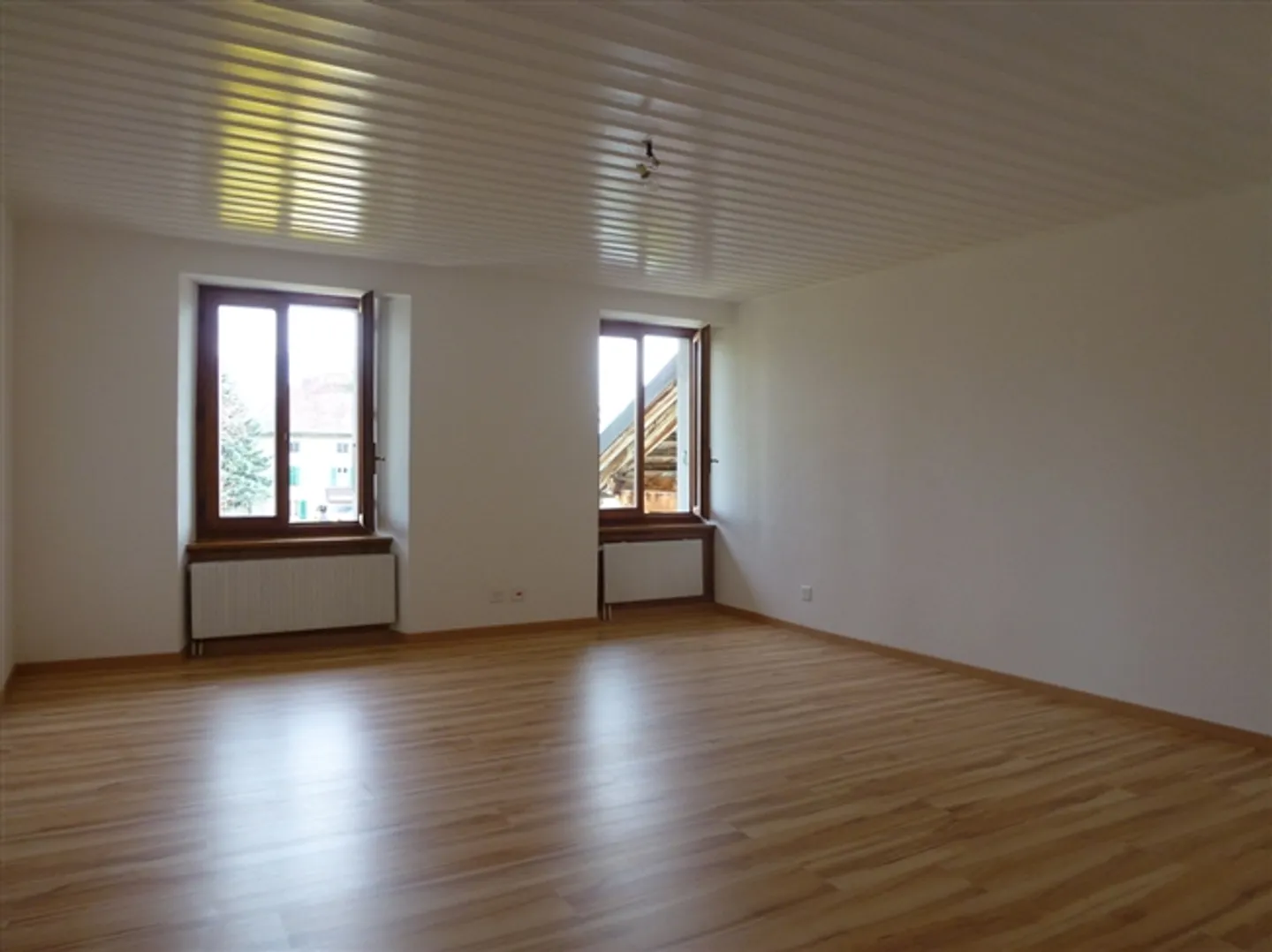 FIRST RENT OFFERED!! Spacious 6.5-room maisonette with terrace - Photo 6 of 7