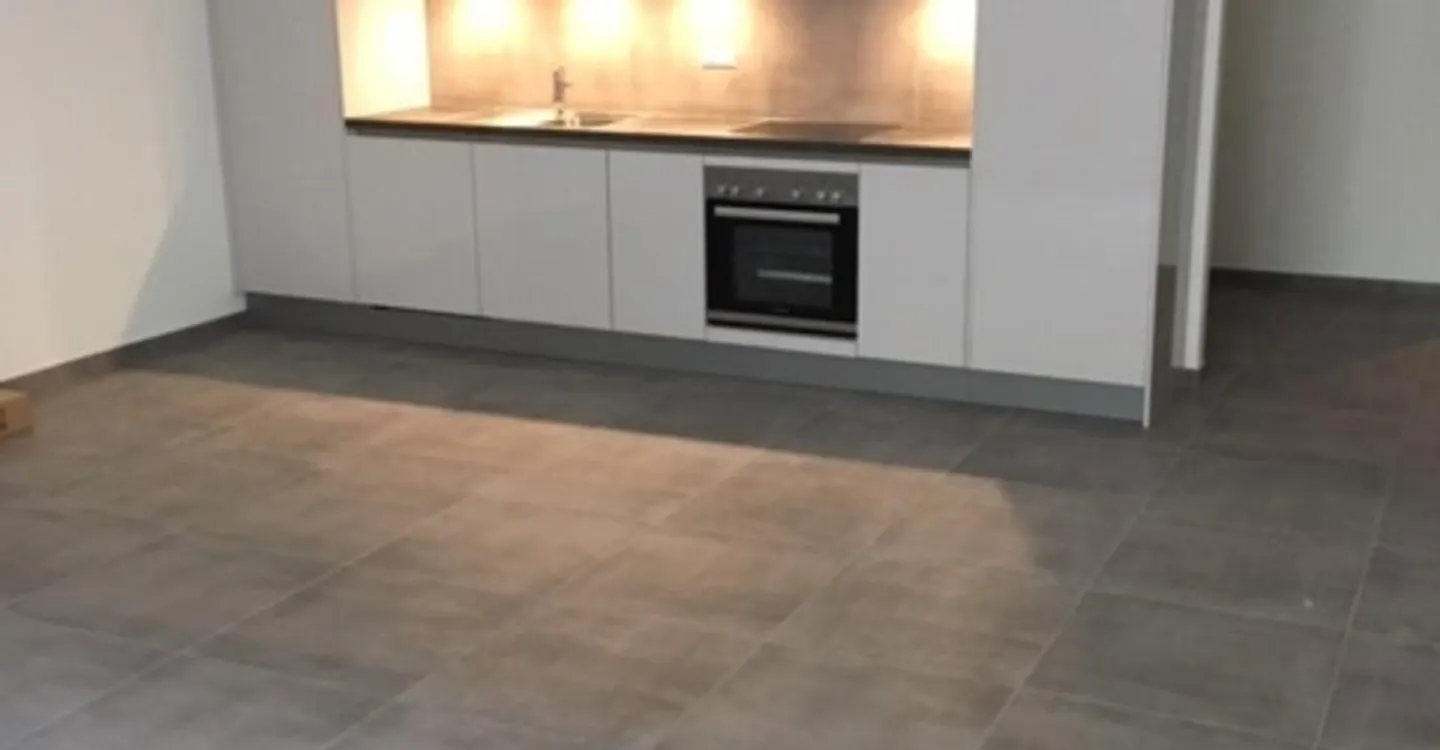 2-Zimmer-Wohnung im 1. Stock zur Miete im Stadtzentrum von Biel - Foto 2 von 4