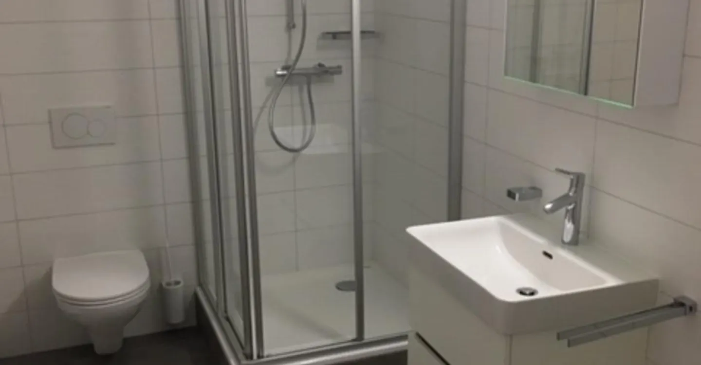 2-Zimmer-Wohnung im 1. Stock zur Miete im Stadtzentrum von Biel - Foto 3 von 4