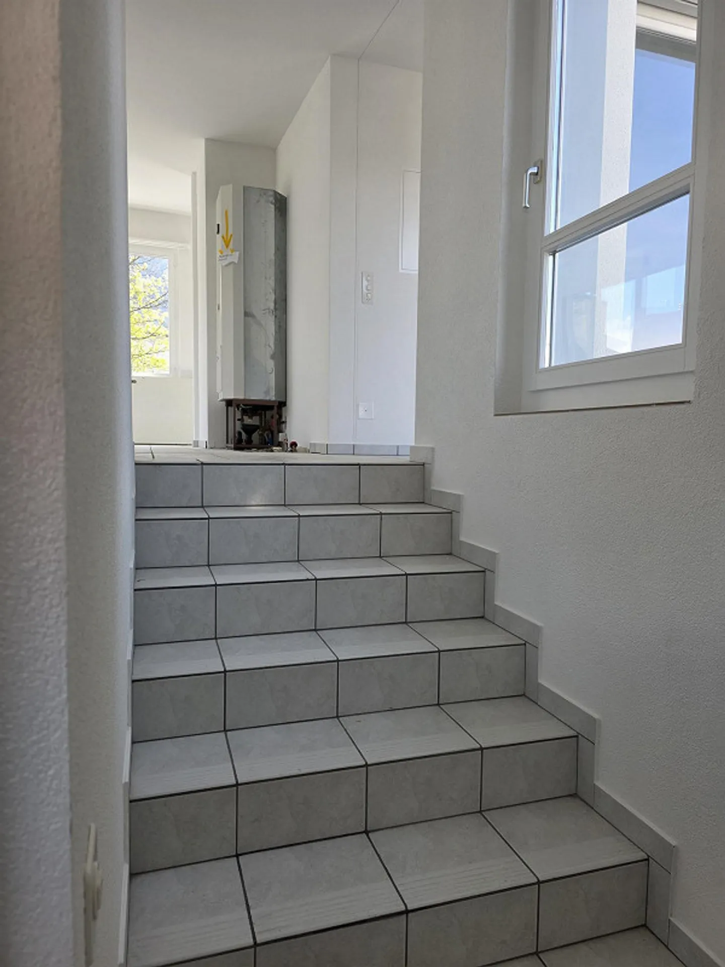 Appartement 2.5 pièces dans un emplacement central - Photo 2 sur 10