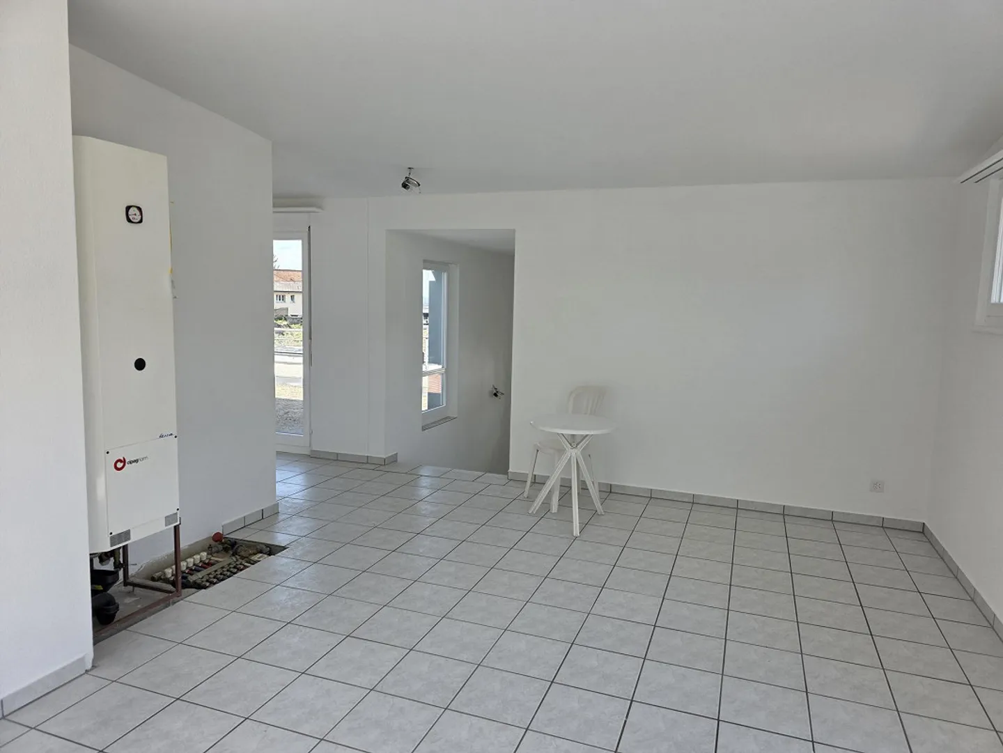 Appartement 2.5 pièces dans un emplacement central - Photo 3 sur 10