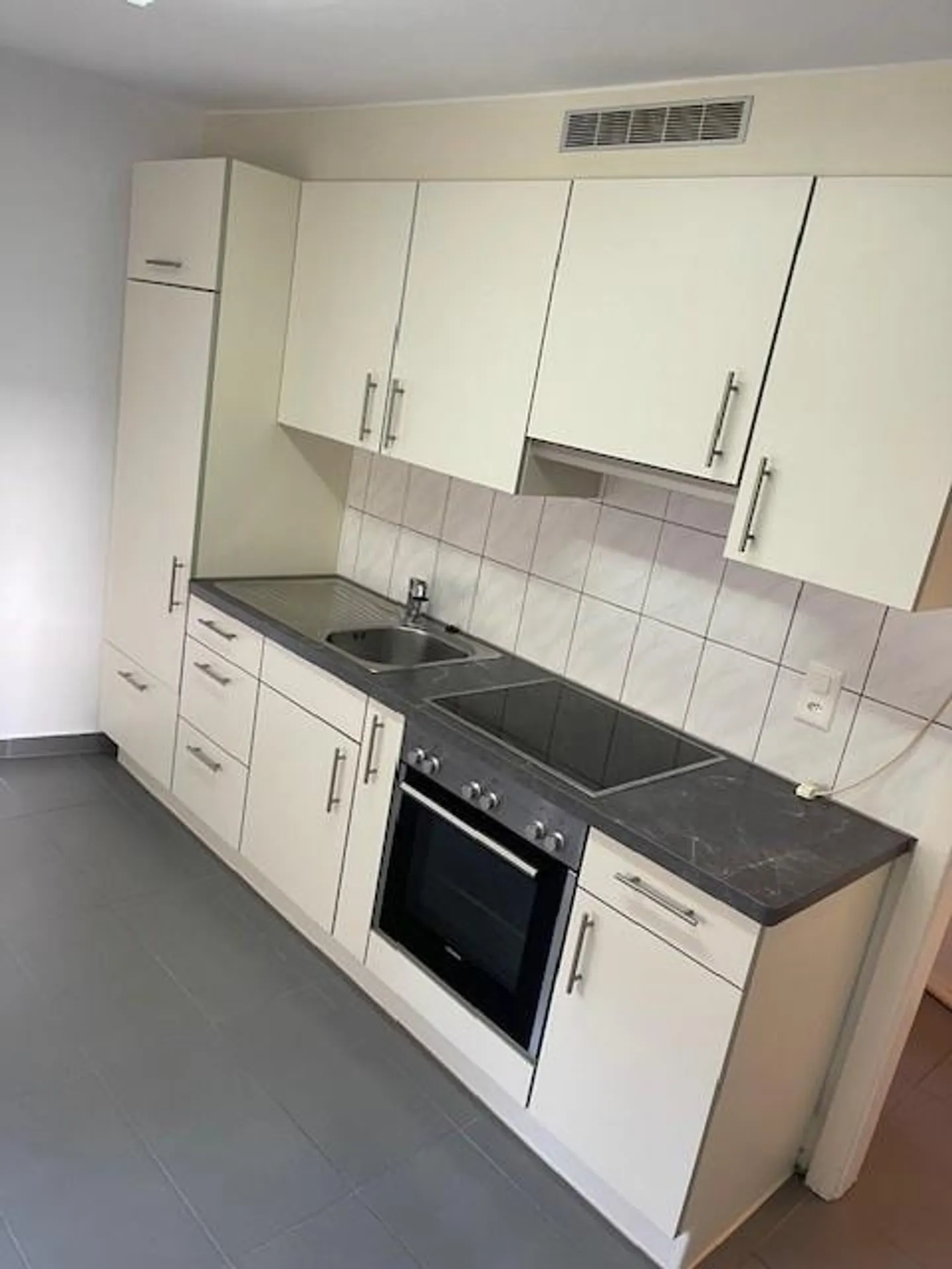 Appartamento 1,5 locali al primo piano /1.5 Zimmer Obergeschoss - Foto 2 di 4