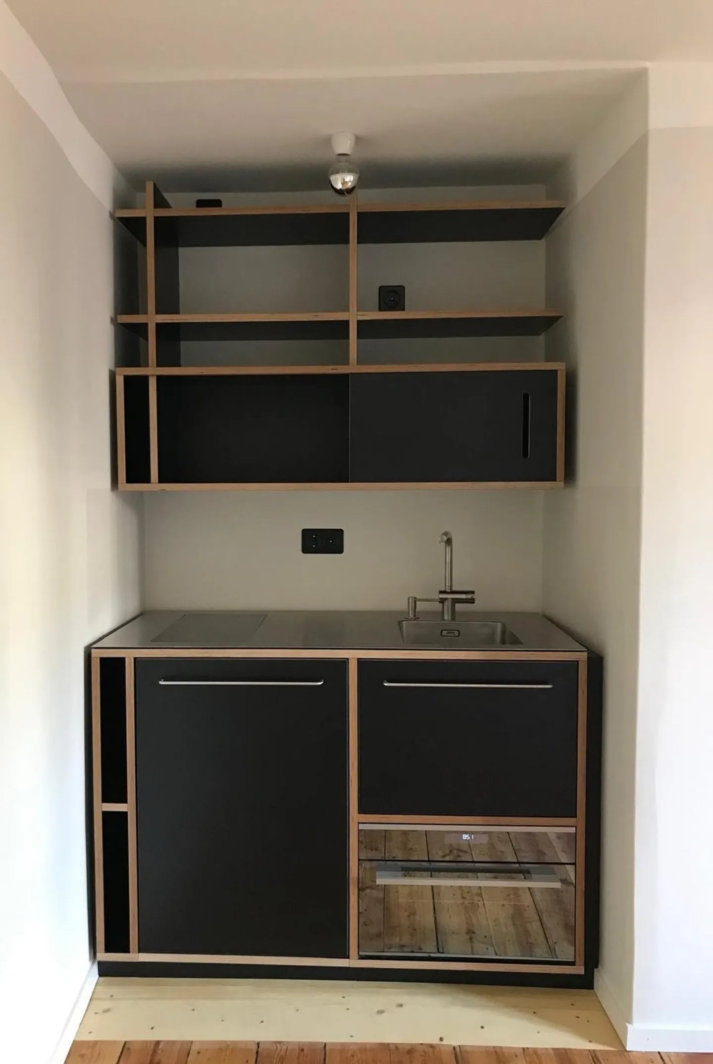 Charming 1-room apartment in the old town - Photo 1 of 9