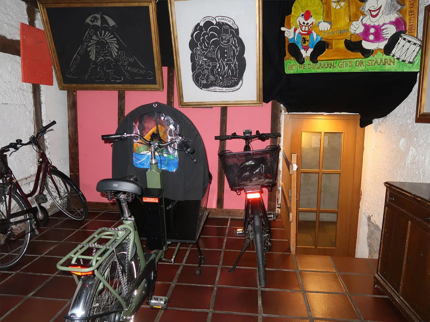 Casa plurifamiliare nel centro storico del villaggio con grande potenziale - Foto 13 di 19