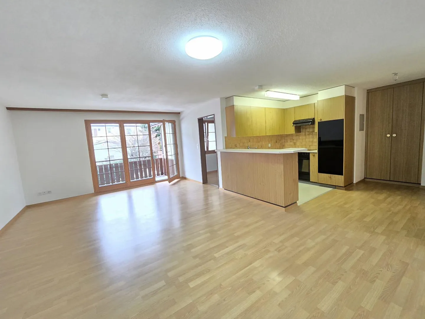 Cozy living in a favorable location - Photo 3 of 10