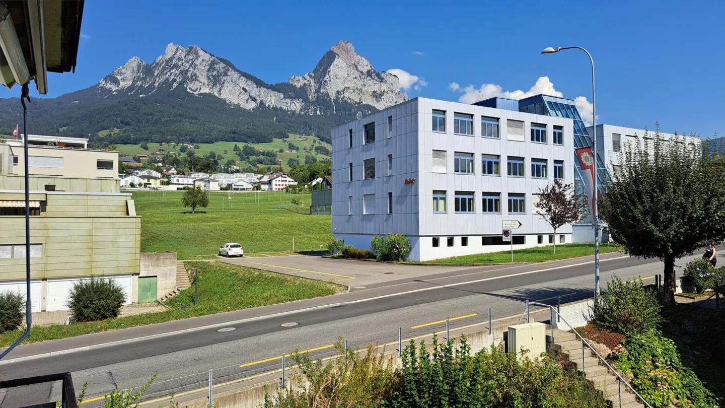 4.5-room apartment in a central location, limited to 1 year - Photo 8 of 9