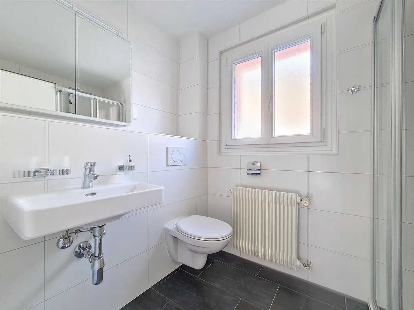 Sion, modernes 3,5-Zimmer-Apartment von 80 m2 mit Südbalkon - Foto 13 von 19